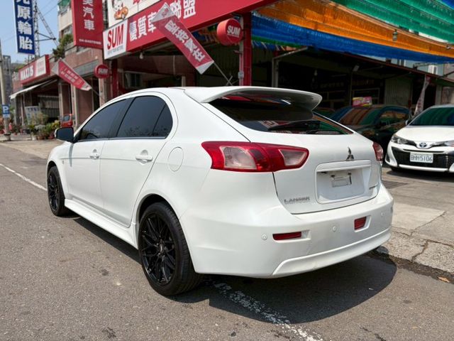 日本原裝進口 皮椅 定速 I-KEY 5門掀背車  第4張相片