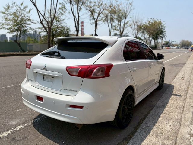 日本原裝進口 皮椅 定速 I-KEY 5門掀背車  第5張相片