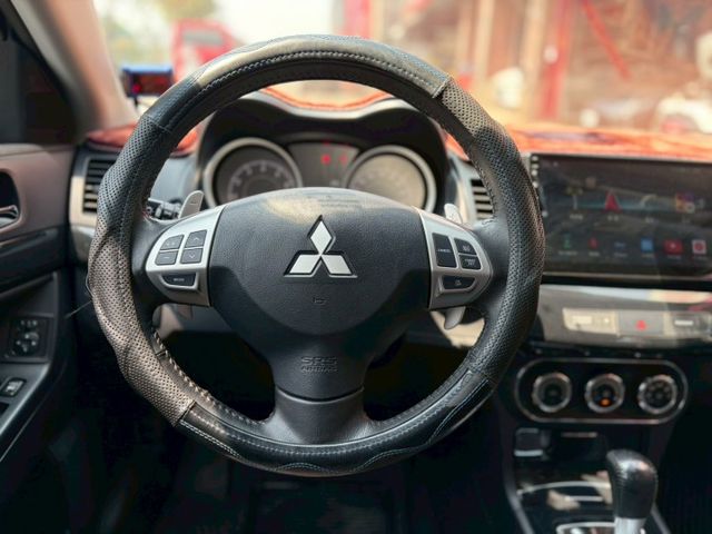 日本原裝進口 皮椅 定速 I-KEY 5門掀背車  第10張相片