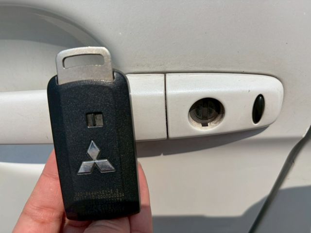 日本原裝進口 皮椅 定速 I-KEY 5門掀背車  第14張相片