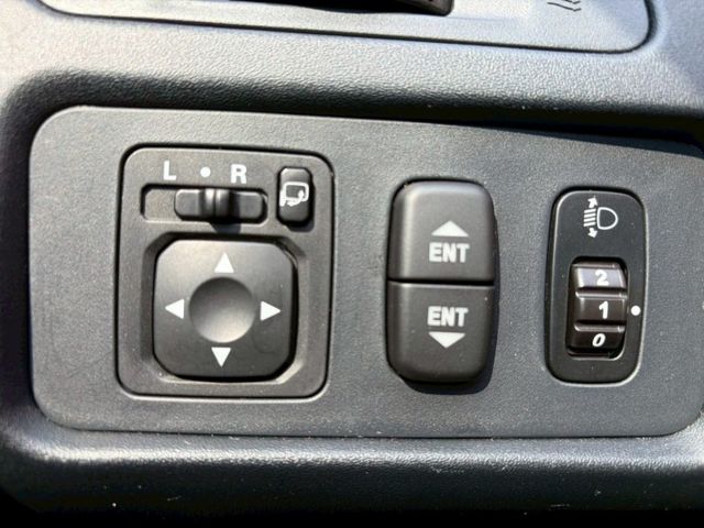 頂級旗艦版 定速 盲點偵測 導航 電動後視鏡 循跡防滑 光感應頭燈  第7張相片