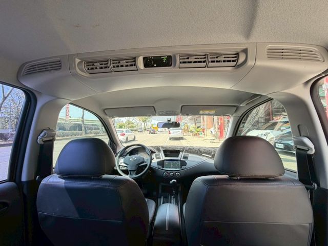 頂級旗艦版 定速 盲點偵測 導航 電動後視鏡 循跡防滑 光感應頭燈  第16張相片