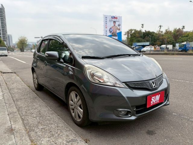 一手車 定速 恆溫 皮椅  電動後視鏡 大螢幕導航  第3張相片