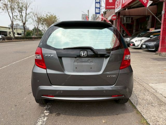 一手車 定速 恆溫 皮椅  電動後視鏡 大螢幕導航  第5張相片