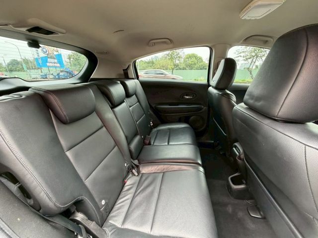 LED頭燈 360環景  電動尾門  電動後視鏡 純一手車 可認證 可保固  第8張相片