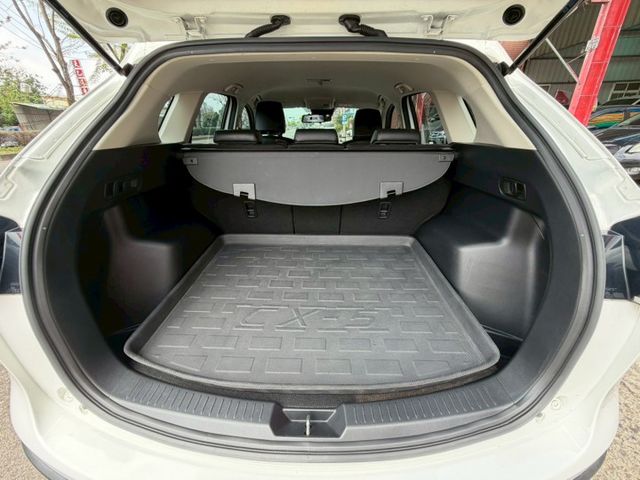 全額貸  低利率  免鑰啟動  電動後視鏡  LED頭燈  第12張相片