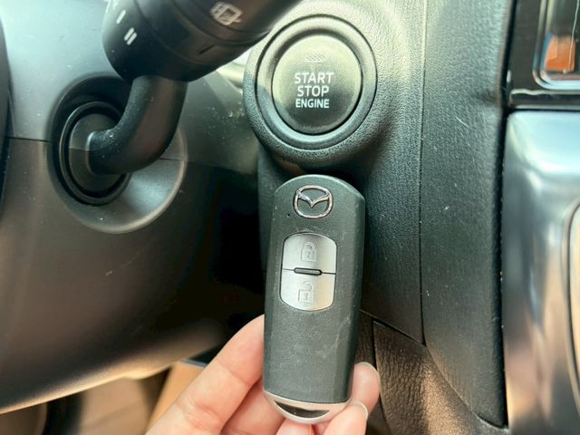 全額貸  低利率  免鑰啟動  電動後視鏡  LED頭燈  第14張相片