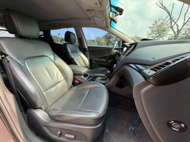 4WD 柴油大扭力 省油省稅金  全景天窗   電動椅  第7張相片