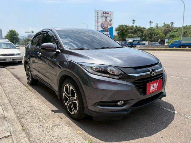 頂級s版  LED頭燈  TCS防滑 大螢幕導航  一手車  第3張相片
