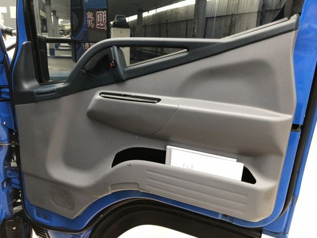 一手車 鈑件原 里程保證 車況優 14呎 超長型 好開 耐操 馬力大 乘載貨物量多 室內皆保持乾淨 認證車 有保固可貸款  第19張相片