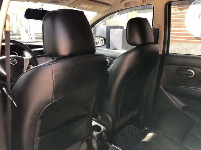 一手車 原鈑件 里程保證 車況優 皮椅 電動收折後視鏡 影音系統 衛星導航 倒車顯影 車頂行李架 認證車 有保固 可貸款  第12張相片
