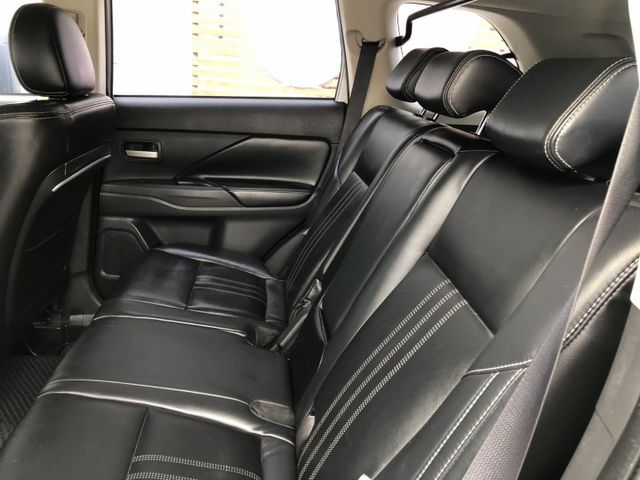 一手車 鈑件原 里程保證 恆溫 定速 方向盤快控鍵 霧燈 空間大 馬力大 客貨兩用 價格親民 物超所值 認證車 有保固  第15張相片