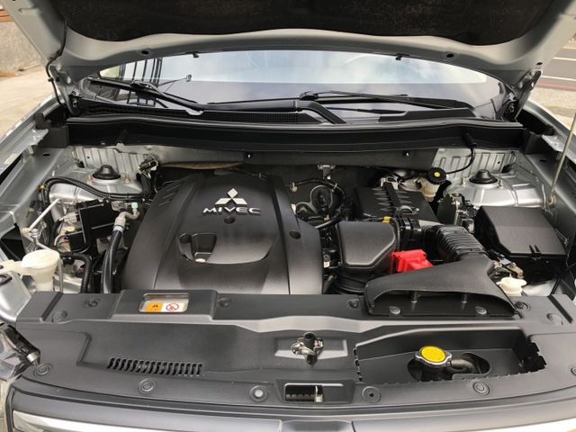 一手車 鈑件原 里程保證 恆溫 定速 方向盤快控鍵 霧燈 空間大 馬力大 客貨兩用 價格親民 物超所值 認證車 有保固  第20張相片