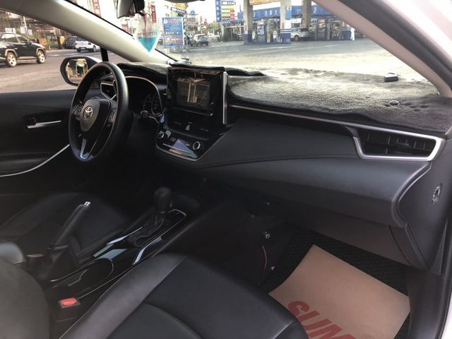 一手車 鈑件原 里程保證 ACC跟車 I-KEY 方向盤快控鍵 觸控影音系統 鋁圈 恆溫 定速 認證車 有保固 可貸款  第13張相片