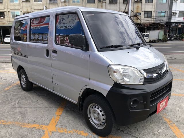 一手車 鈑件原 里程保證  手排檔 5人座椅 客貨兩用 經濟實惠 認證車 可保固 可貸款  第3張相片