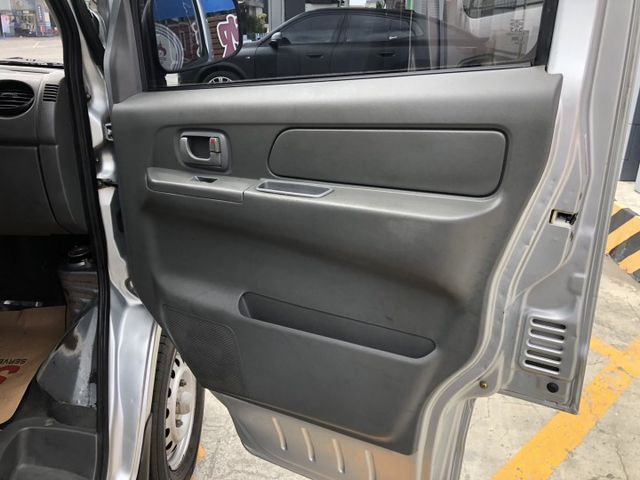 一手車 鈑件原 里程保證  手排檔 5人座椅 客貨兩用 經濟實惠 認證車 可保固 可貸款  第18張相片