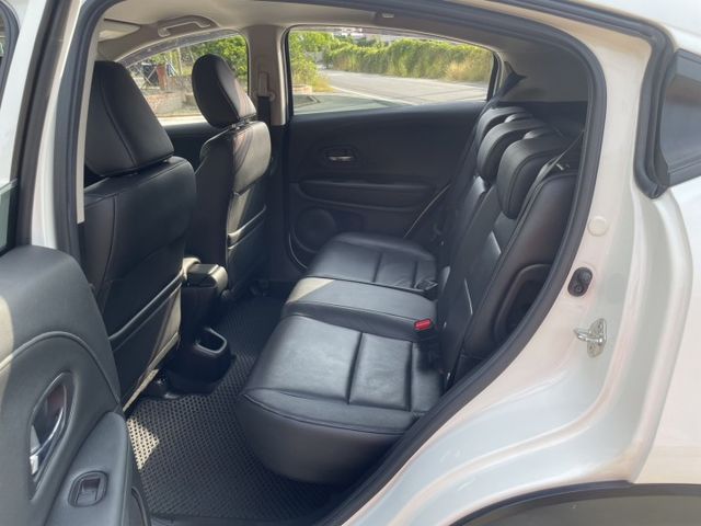 S版 娛樂顯示 LED頭燈 I-KEY 定速 倒車顯影  換檔撥片 恆溫 藍牙通訊 ​衛星導航 循跡防滑 認證車 有保固  第14張相片