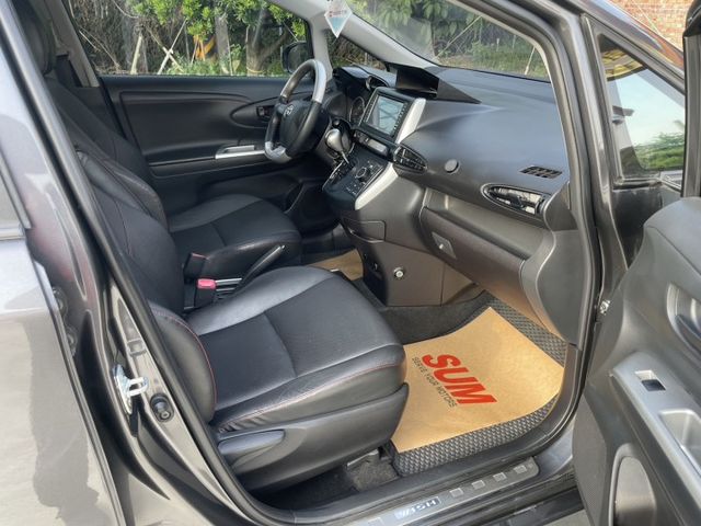 一手車 里程保證 七人座椅  倒車顯影 影音 GPS 前後霧燈 認證車 有保固 可貸款  第13張相片