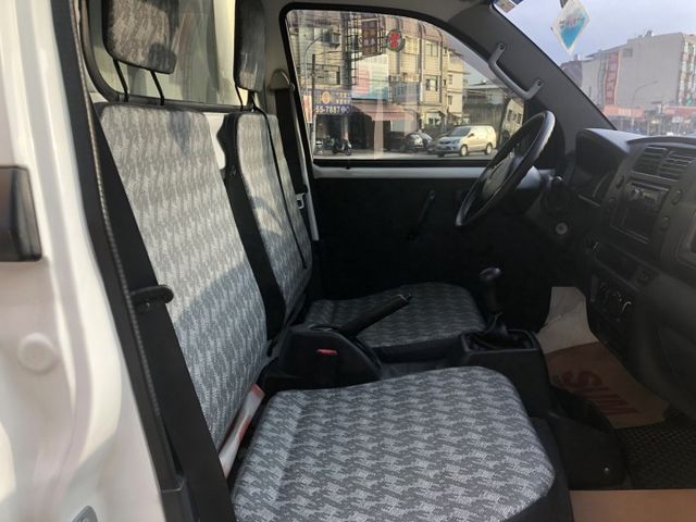 一手車 鈑件原 手排檔 車況優 僅跑5萬多公里 少跑里程  里程保證 承載貨物多 馬力大  好駕馭工商業老闆首選發財車  第10張相片