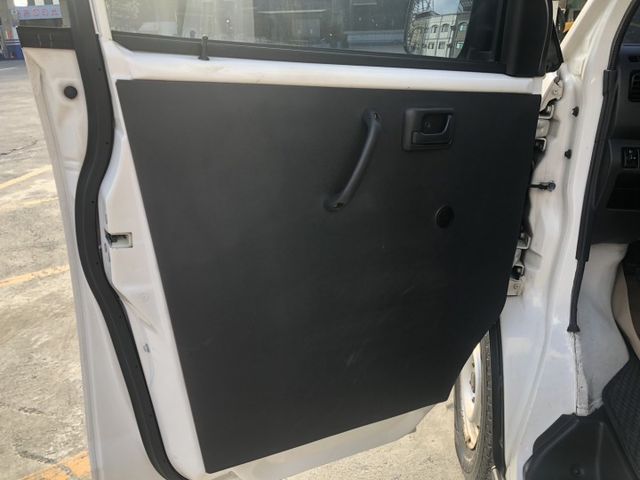 一手車 鈑件原 手排檔 車況優 僅跑5萬多公里 少跑里程  里程保證 承載貨物多 馬力大  好駕馭工商業老闆首選發財車  第16張相片