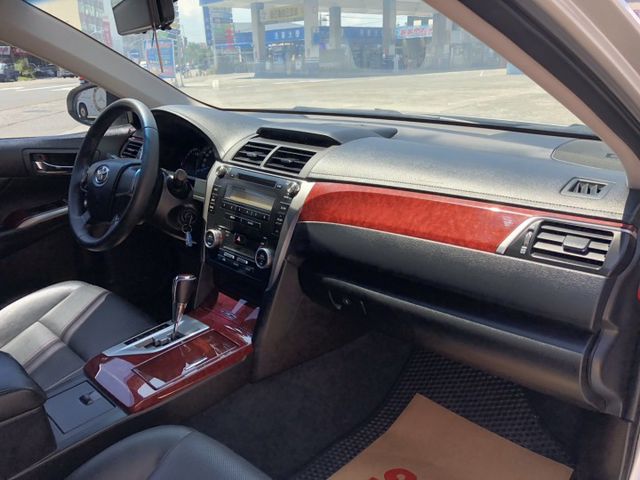 一手車 實跑14萬多公里 里程保證 手自排 HID氙氣頭燈 方向盤快控鍵 恆溫空調 分區溫控 物超所值 認證車 可貸款  第10張相片