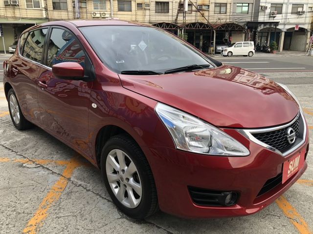 一手車 里程保證 I-KEY免鑰匙啟動 定速 恆溫空調 分區溫控 方向盤快控鍵 認證車 有保固 可貸款  第3張相片