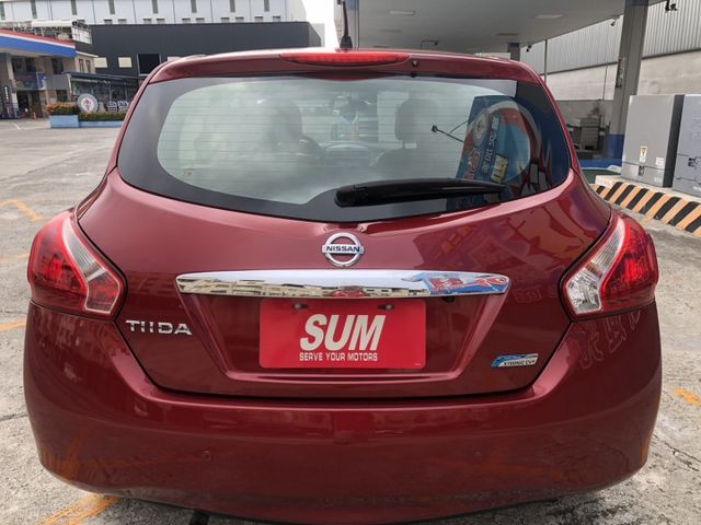 一手車 里程保證 I-KEY免鑰匙啟動 定速 恆溫空調 分區溫控 方向盤快控鍵 認證車 有保固 可貸款  第5張相片