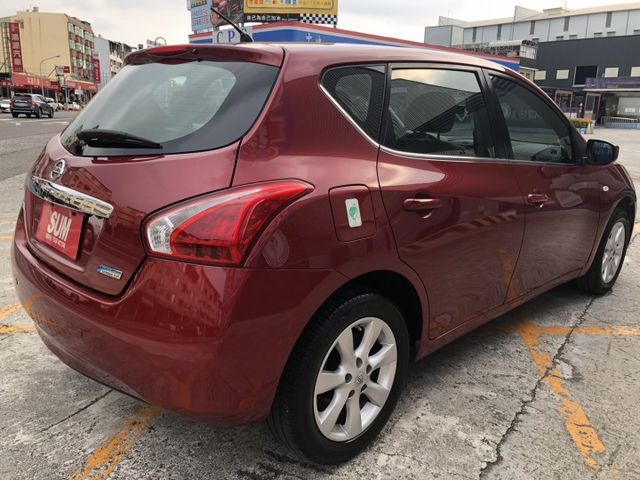 一手車 里程保證 I-KEY免鑰匙啟動 定速 恆溫空調 分區溫控 方向盤快控鍵 認證車 有保固 可貸款  第6張相片