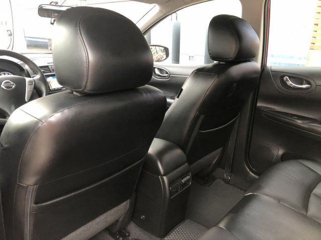 一手車 里程保證 I-KEY免鑰匙啟動 定速 恆溫空調 分區溫控 方向盤快控鍵 認證車 有保固 可貸款  第15張相片