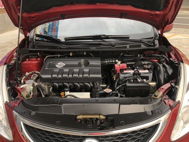 一手車 里程保證 I-KEY免鑰匙啟動 定速 恆溫空調 分區溫控 方向盤快控鍵 認證車 有保固 可貸款  第20張相片