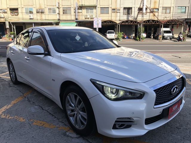 豪華版 鈑件原 里程保證 渦輪增壓 電動天窗 電動座椅 方向盤快控鍵 恆溫 分區溫控 免鑰匙啟動車門鎖定速認證車可貸款  第2張相片