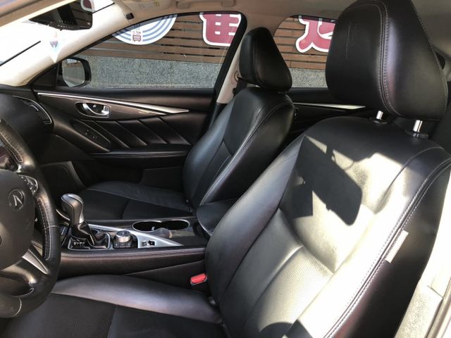 豪華版 鈑件原 里程保證 渦輪增壓 電動天窗 電動座椅 方向盤快控鍵 恆溫 分區溫控 免鑰匙啟動車門鎖定速認證車可貸款  第9張相片