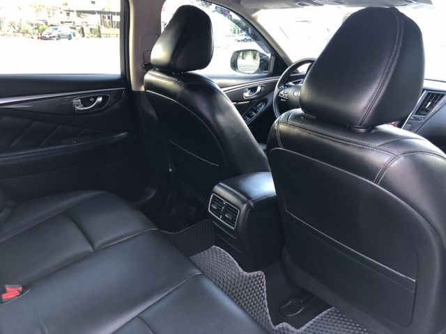 豪華版 鈑件原 里程保證 渦輪增壓 電動天窗 電動座椅 方向盤快控鍵 恆溫 分區溫控 免鑰匙啟動車門鎖定速認證車可貸款  第14張相片