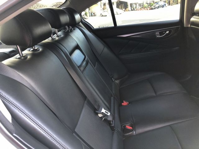 豪華版 鈑件原 里程保證 渦輪增壓 電動天窗 電動座椅 方向盤快控鍵 恆溫 分區溫控 免鑰匙啟動車門鎖定速認證車可貸款  第15張相片