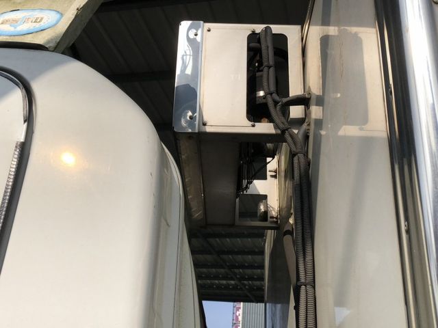 一手車 里程保證 無事故 11呎半  有冷藏保溫箱 五十鈴三噸半自排車 變速系統絕對耐用 認證車 可貸款  第13張相片