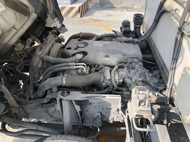 一手車 里程保證 無事故 11呎半  有冷藏保溫箱 五十鈴三噸半自排車 變速系統絕對耐用 認證車 可貸款  第20張相片