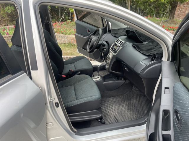 標準版 鈑件原 里程保證 鋁圈 省油 省保養維修費 大空間 妥善率好 認證車 可貸款  第9張相片