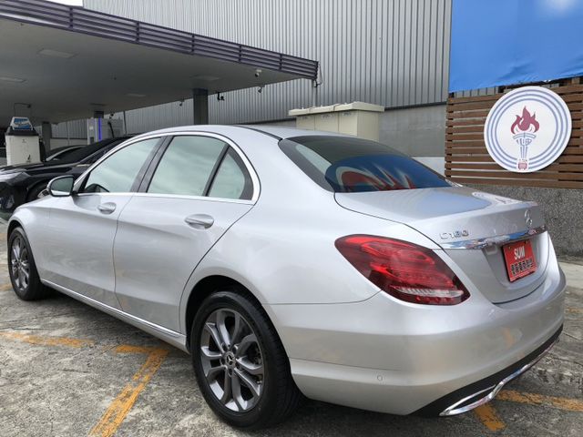 一手女用車 中華賓士總代理 原鈑件 車況優  里程保證 無待修 9速手自排 渦輪增壓 物超所值 錯過可惜 認證車 有保固  第4張相片