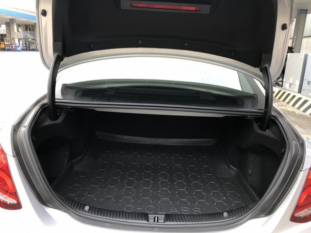 一手女用車 中華賓士總代理 原鈑件 車況優  里程保證 無待修 9速手自排 渦輪增壓 物超所值 錯過可惜 認證車 有保固  第17張相片