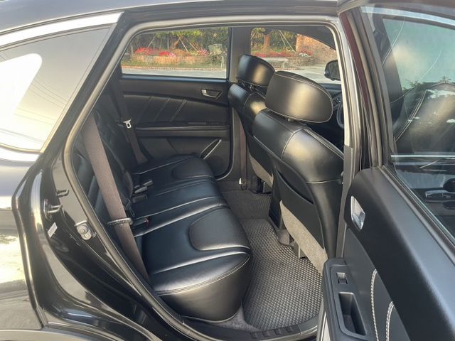 旗艦版 TURBO 一手車 里程保證 電動尾門 HUD抬頭顯示器 電動天窗  免鑰匙啟動 定速認證車 有保固 可貸款  第14張相片