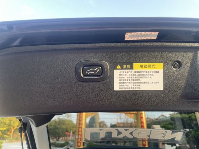 旗艦版 TURBO 一手車 里程保證 電動尾門 HUD抬頭顯示器 電動天窗  免鑰匙啟動 定速認證車 有保固 可貸款  第17張相片