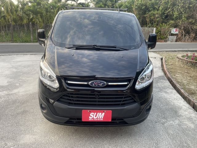 旗艦版 柴油引擎 一手車 鈑件原  里程保證 九人座椅  車內內裝皆保持乾淨完整 大空間 乘坐舒適 車泊露營皆實用認證車  第2張相片