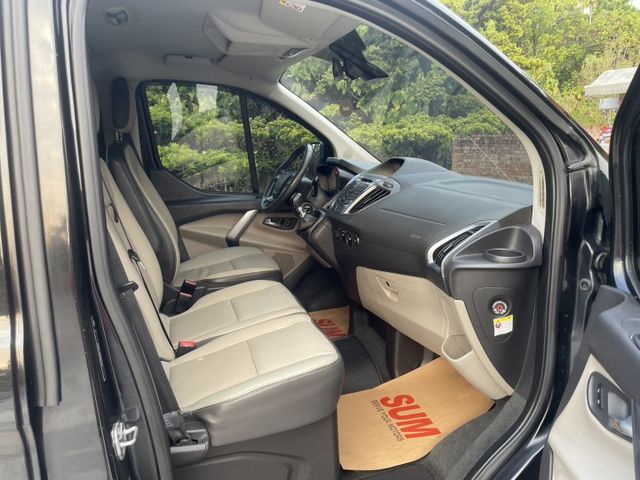 旗艦版 柴油引擎 一手車 鈑件原  里程保證 九人座椅  車內內裝皆保持乾淨完整 大空間 乘坐舒適 車泊露營皆實用認證車  第13張相片