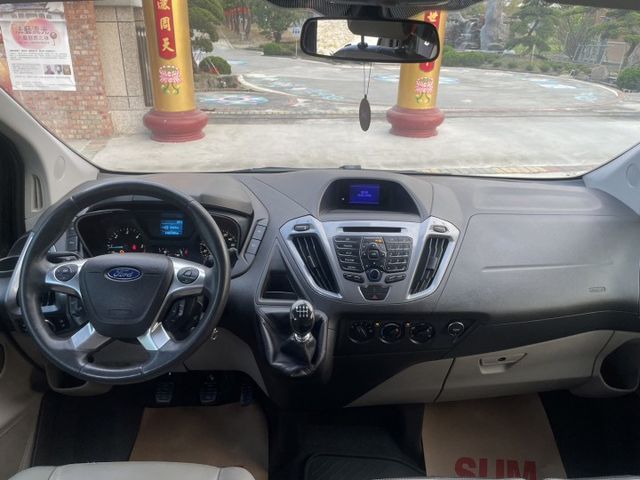 旗艦版 柴油引擎 一手車 鈑件原  里程保證 九人座椅  車內內裝皆保持乾淨完整 大空間 乘坐舒適 車泊露營皆實用認證車  第17張相片