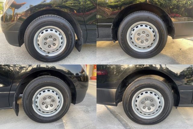 里程保證 手自排  2.5柴油引擎  渦輪增壓 九人座MPV 寬敞舒適的車內空間 商務接送客及大家庭需求 認證車  第17張相片