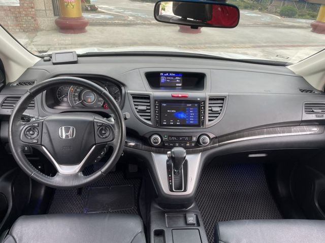 鈑件原 里程保證 車況優 HID頭燈 影音系統 快撥鍵 天窗 定速巡航 衛星導航中控螢幕倒車顯影 認證車 有保固 可貸款  第7張相片