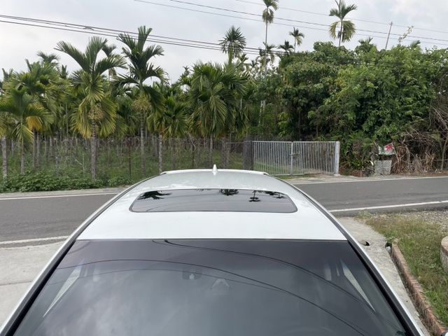 鈑件原 里程保證 車況優 HID頭燈 影音系統 快撥鍵 天窗 定速巡航 衛星導航中控螢幕倒車顯影 認證車 有保固 可貸款  第14張相片