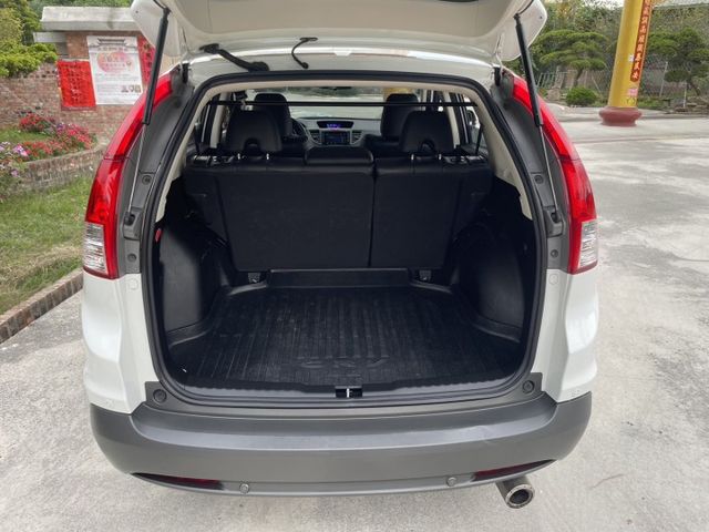 鈑件原 里程保證 車況優 HID頭燈 影音系統 快撥鍵 天窗 定速巡航 衛星導航中控螢幕倒車顯影 認證車 有保固 可貸款  第15張相片