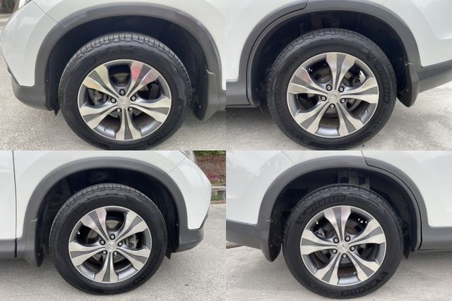 鈑件原 里程保證 車況優 HID頭燈 影音系統 快撥鍵 天窗 定速巡航 衛星導航中控螢幕倒車顯影 認證車 有保固 可貸款  第17張相片