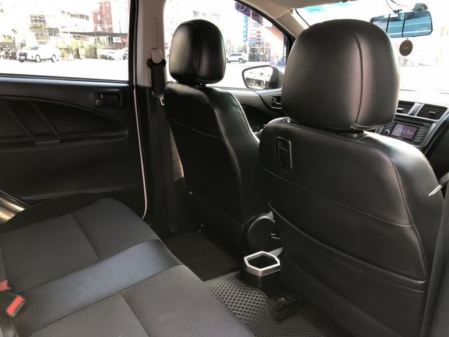 尊貴版 一手車 里程保證  方向盤快控鍵 定速 恆溫 盲點偵測 省油 大空間 CVT 7速手自排 認證車 有保固 可貸款  第13張相片